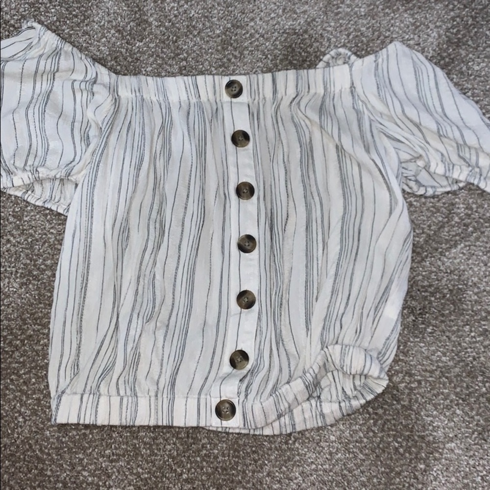 cream and navy off the shoulder american eagle top